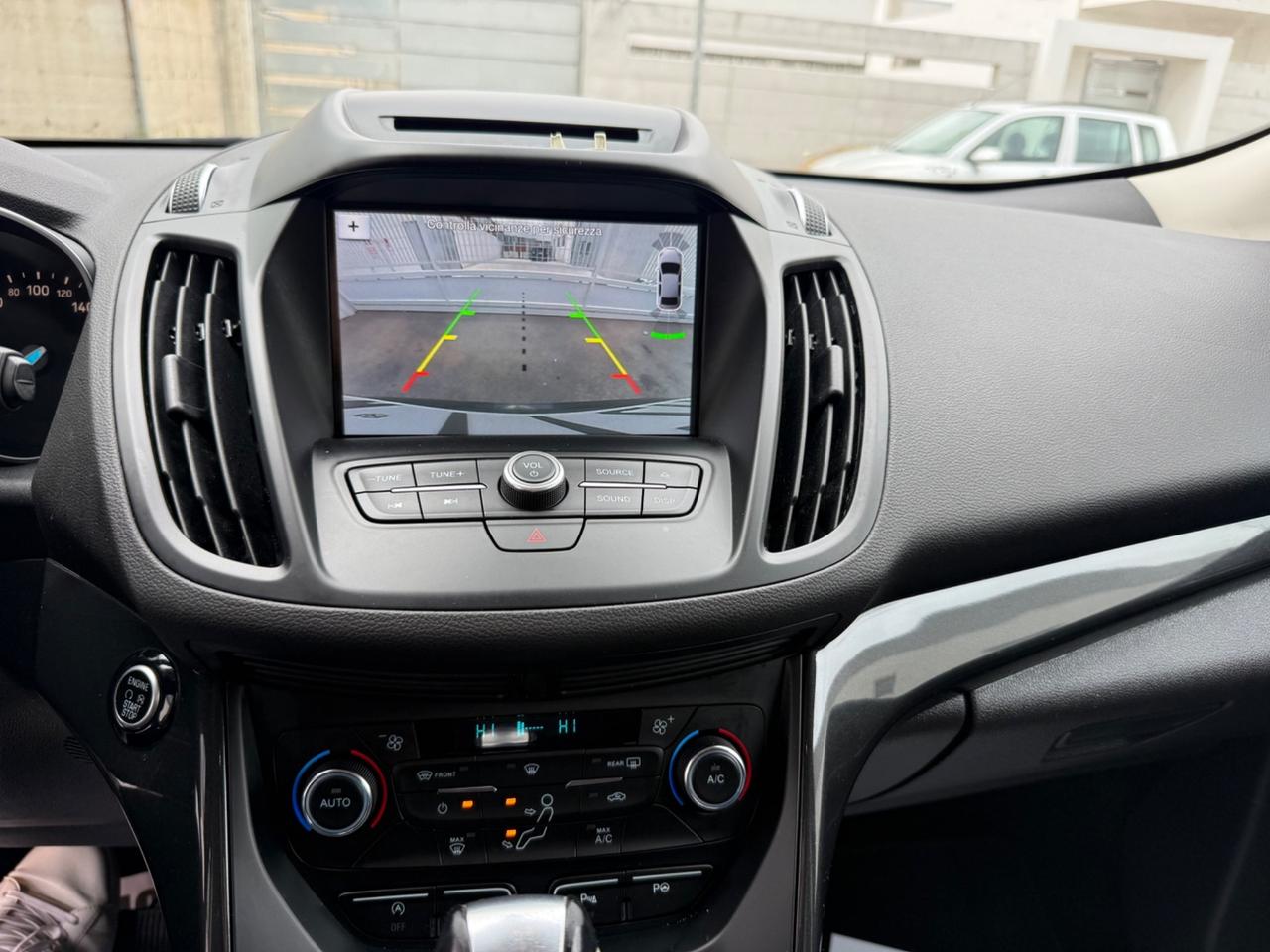 Ford Kuga 1.5 TDCI 120 CV Cambio Automatico