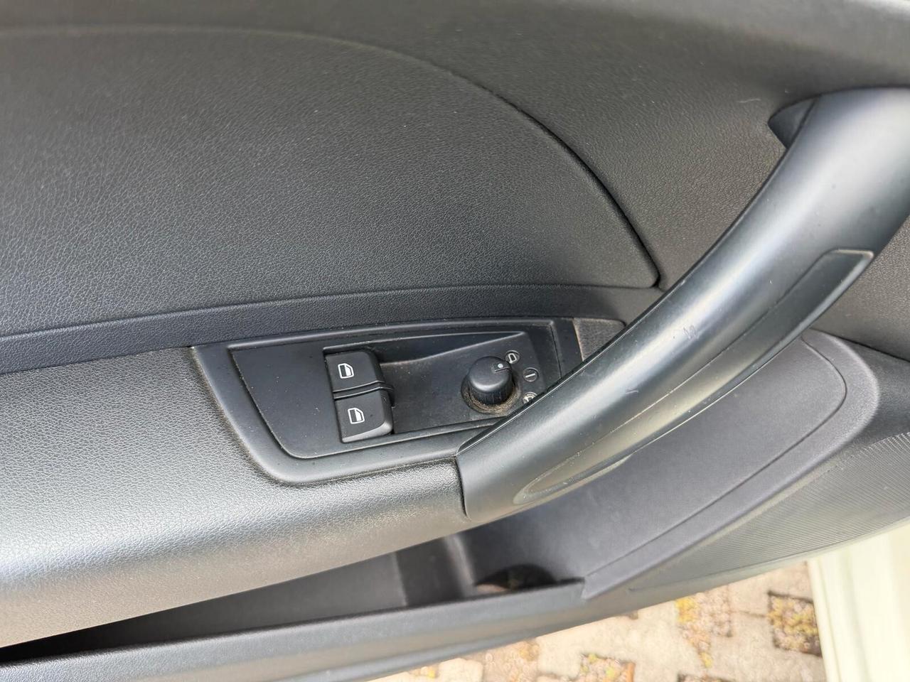 Audi A1 1.6 TDI 90cv Ambition-2011