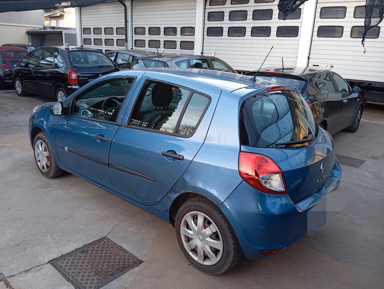 Renault Clio 1.2 16V 5 porte ritiriamo usato