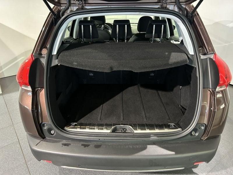 Peugeot 2008 1.2 VTi 82CV Allure + NAVIGATORE