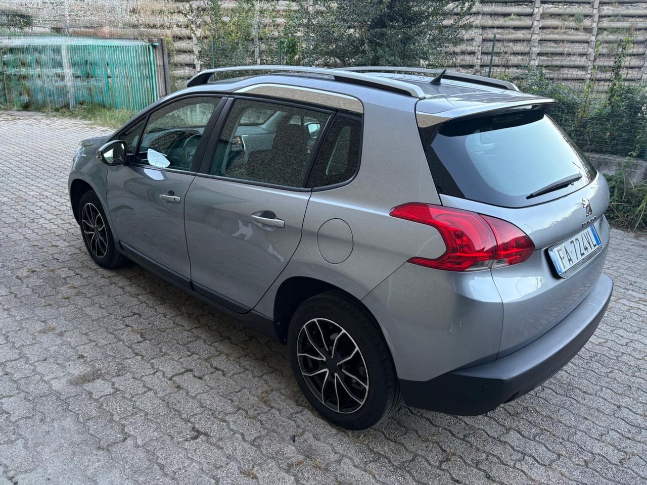 Peugeot 2008 PureTech 1.2 82cv Active