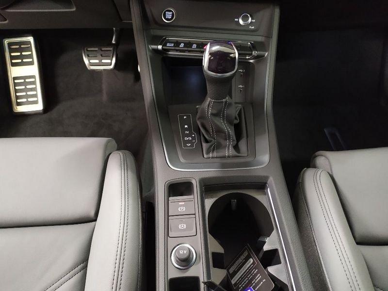 Audi Q3 Sportback 35 2.0 tdi Identity Black s-tronic