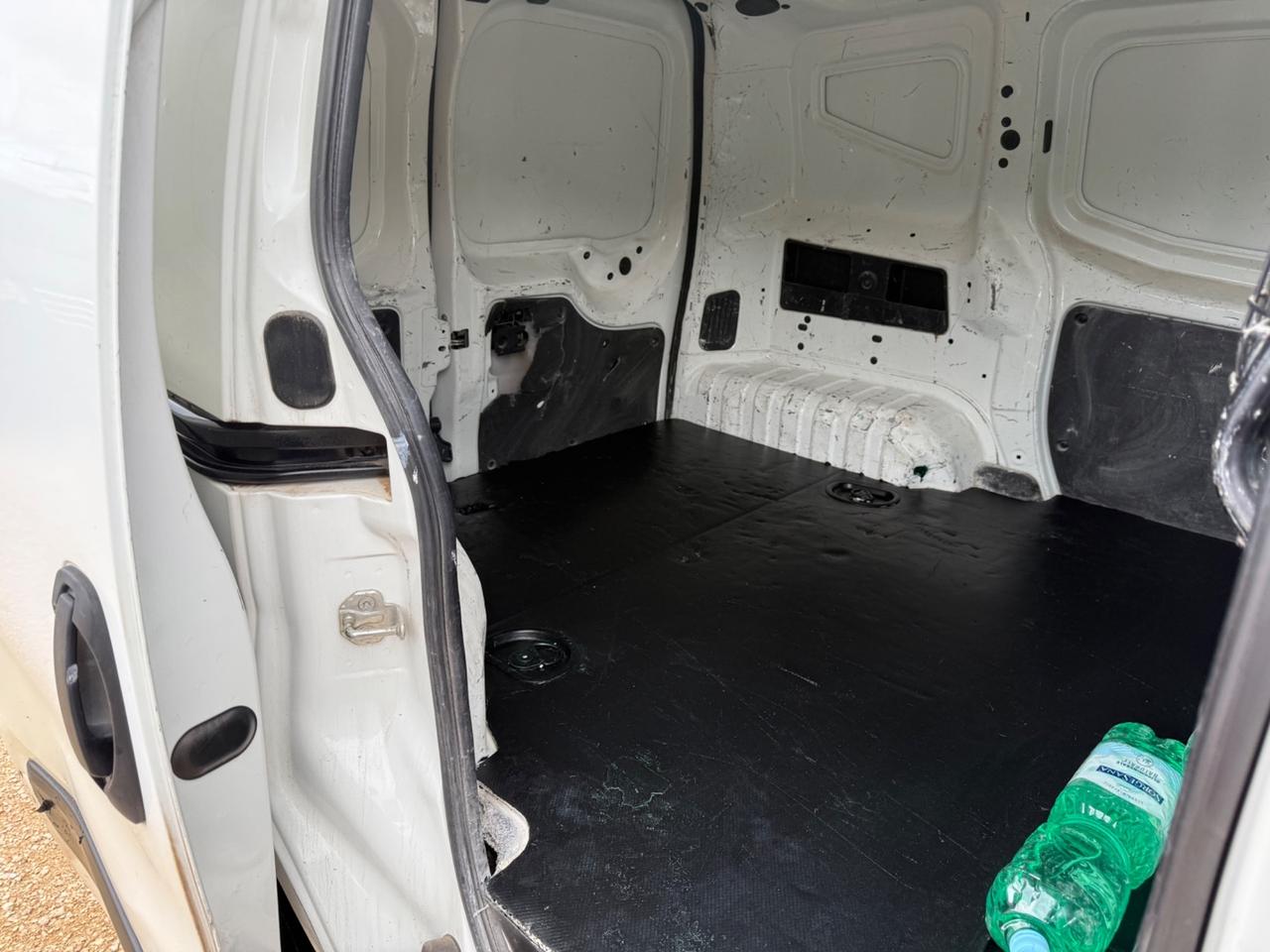 Fiat Fiorino 2015 Furgone Natural Power 2.200€