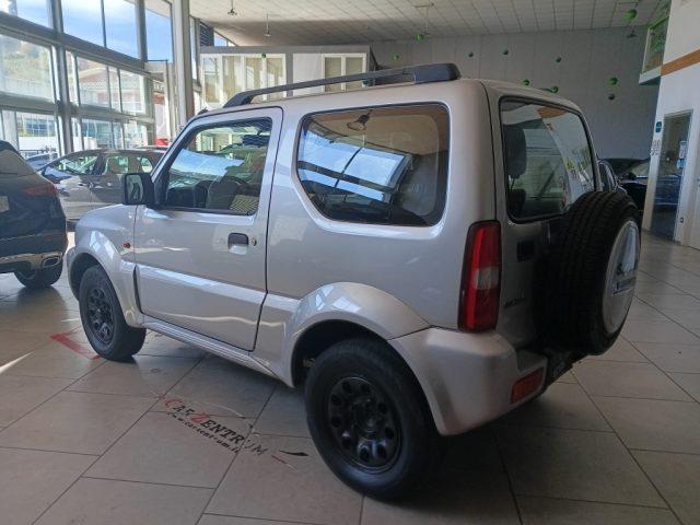 SUZUKI Jimny 1.3i 16V cat 4WD JLX