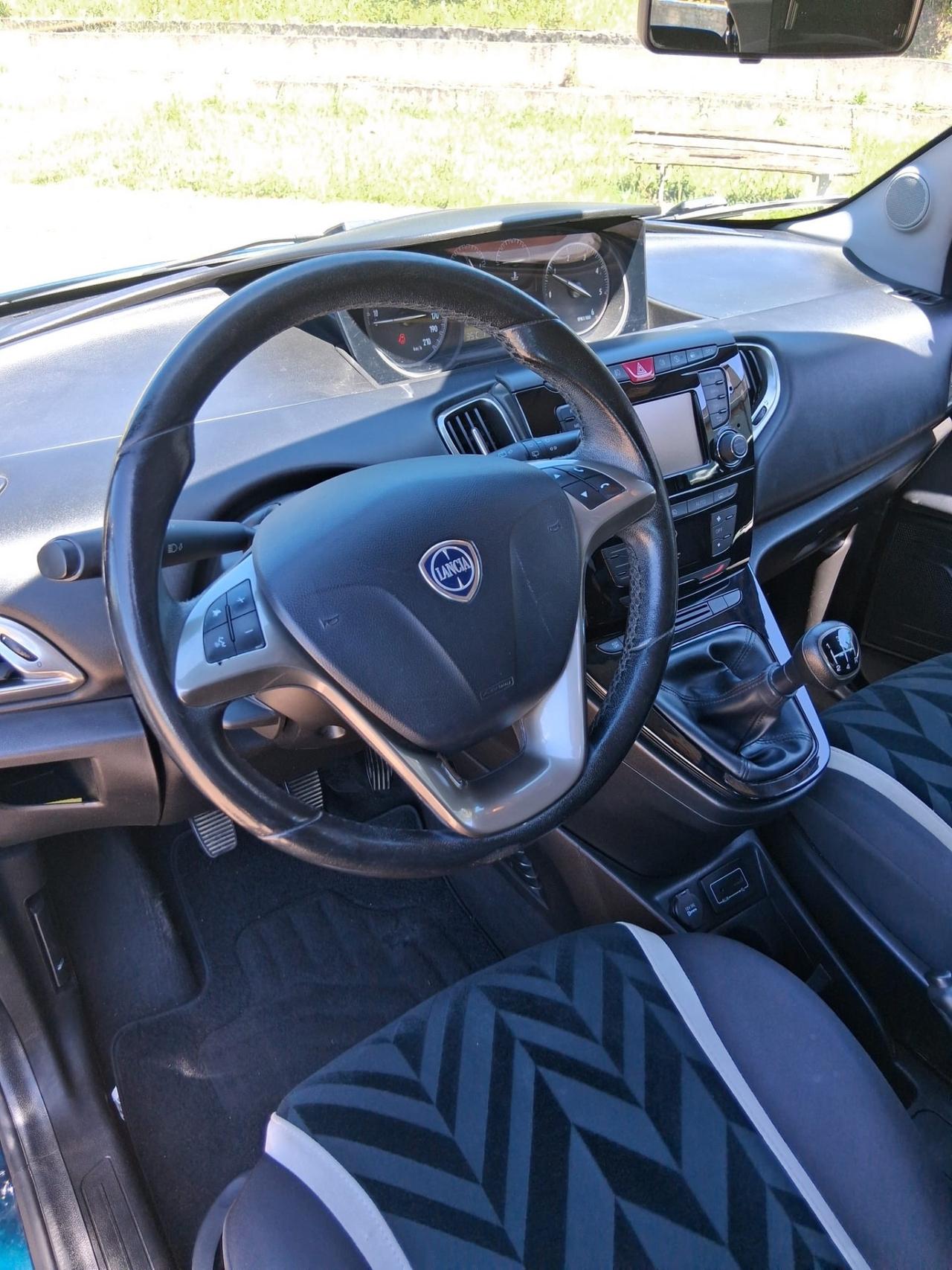 Lancia Ypsilon 1.3 MJT 16V 80 CV 5 porte S&S Gold