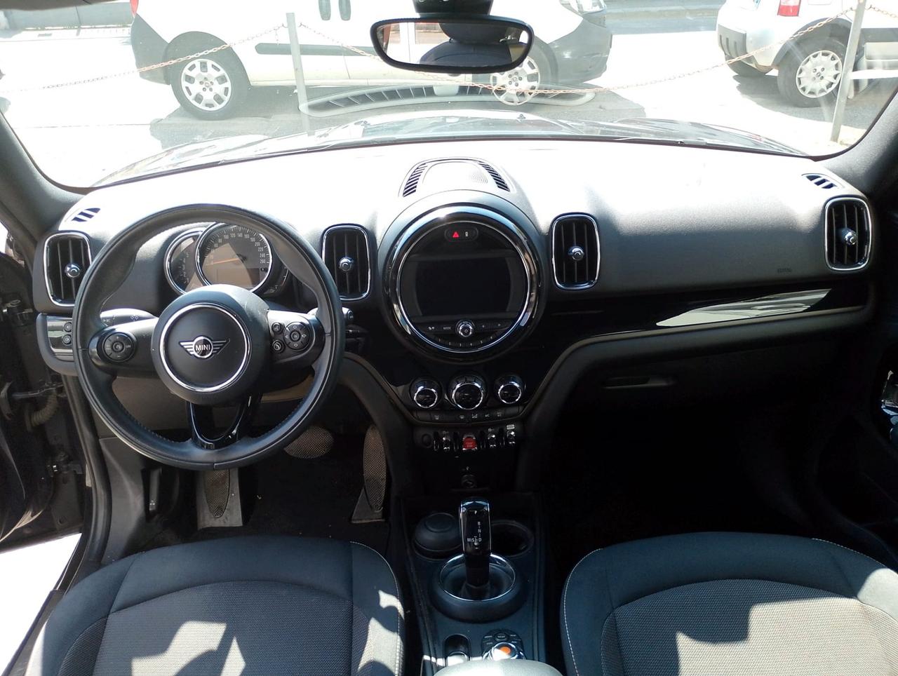 MINI Cooper Countryman HYPE