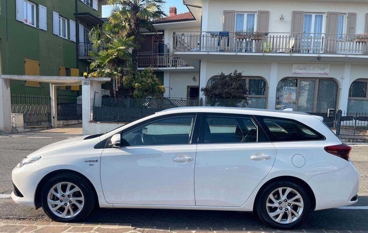 Toyota Auris 1.8 hybrid