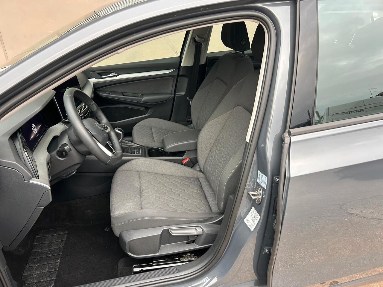 Volkswagen Golf VIII 2025 2.0 tdi Life 115cv PREZZO REALE