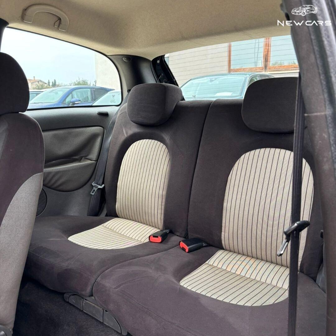 Lancia Ypsilon 1.3 MJT 75 CV Argento