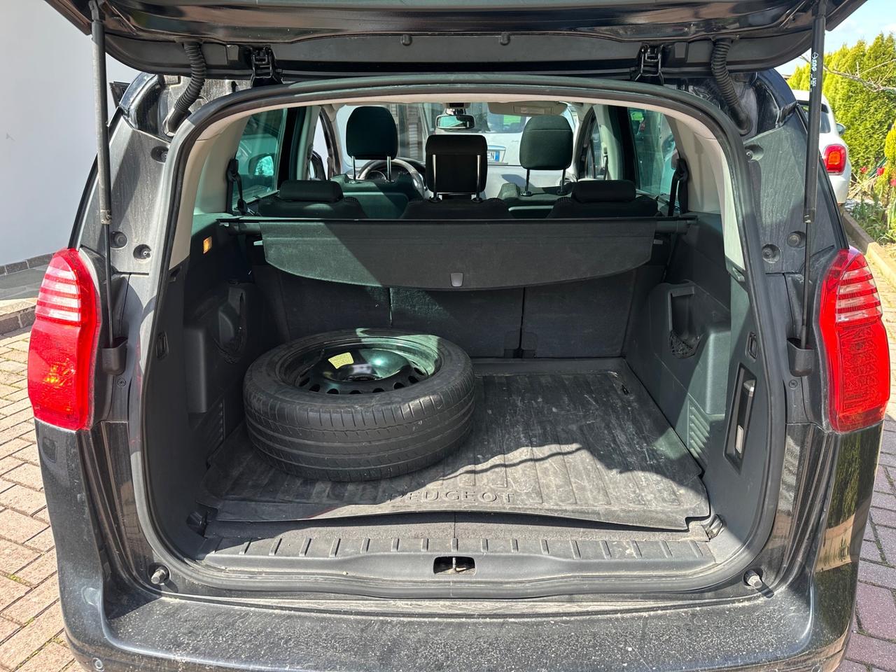 Peugeot 5008 1.6 HDi 110CV Féline