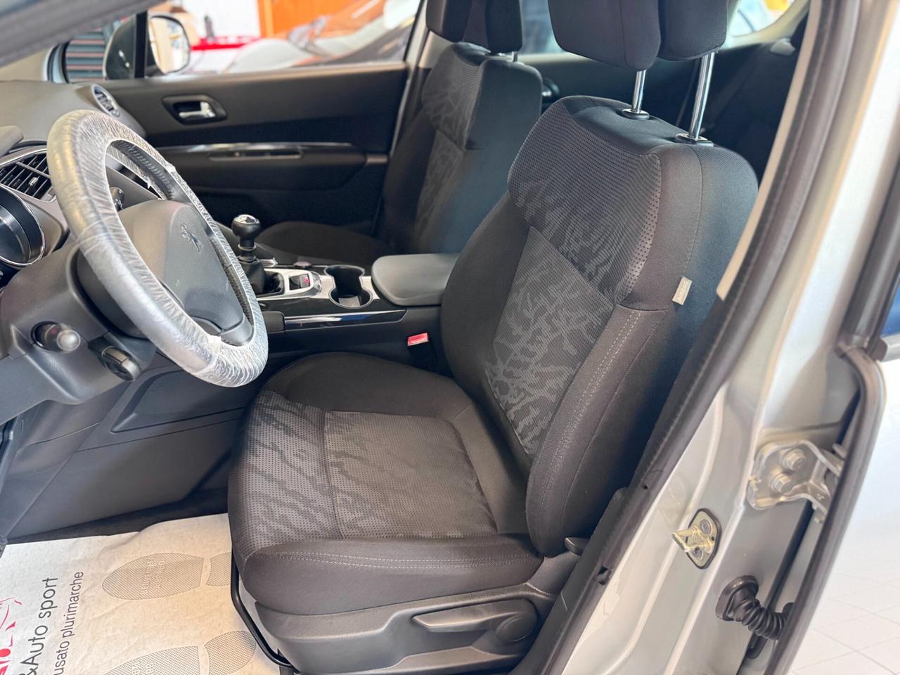 Peugeot 3008 1.6 HDi 112CV Tecno