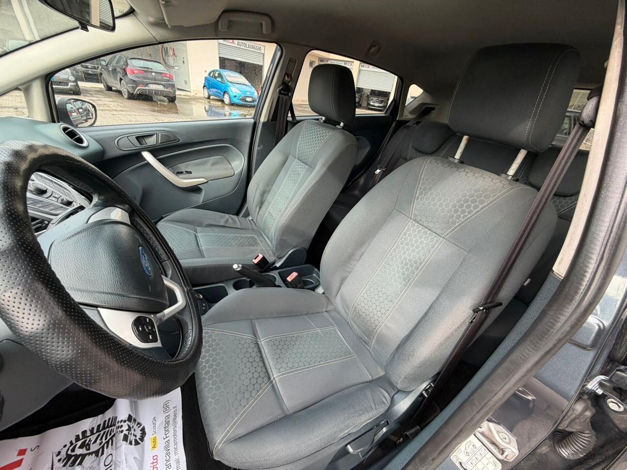 Ford Fiesta 1.4 TDCi 68CV 5 porte Titanium