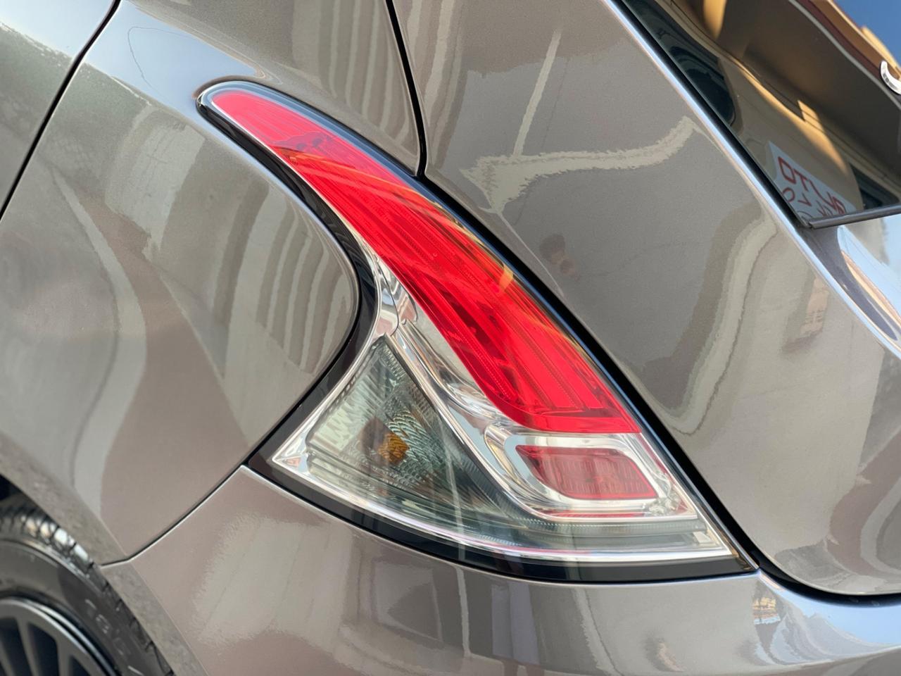 Lancia Ypsilon 1.0 5 porte S&S Hybrid Silver 2022