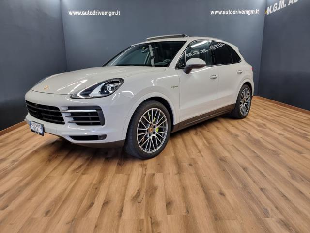 PORSCHE Cayenne 3.0 V6 E-Hybrid Platinum Edition