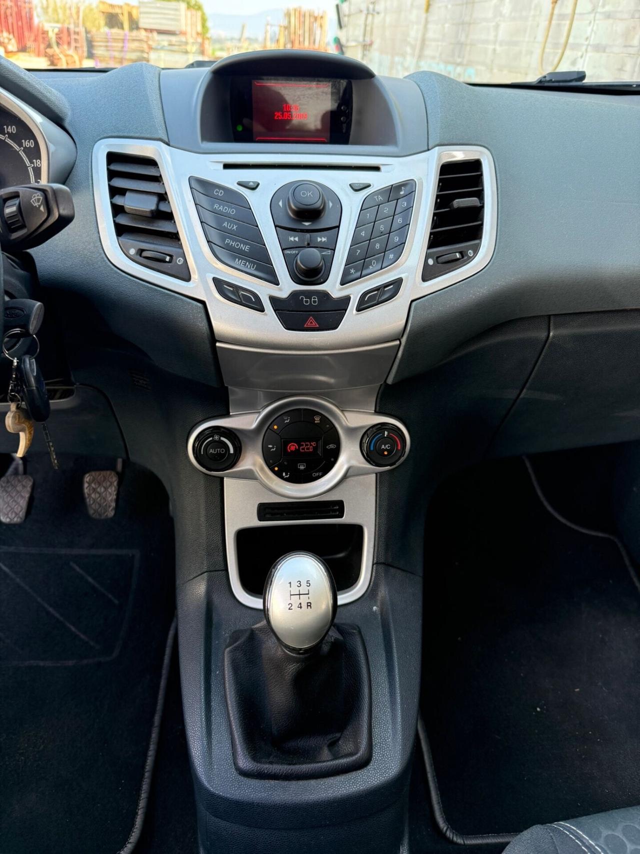 Ford Fiesta Titanium 1.2 benzina Unipro NEOPATENTATI