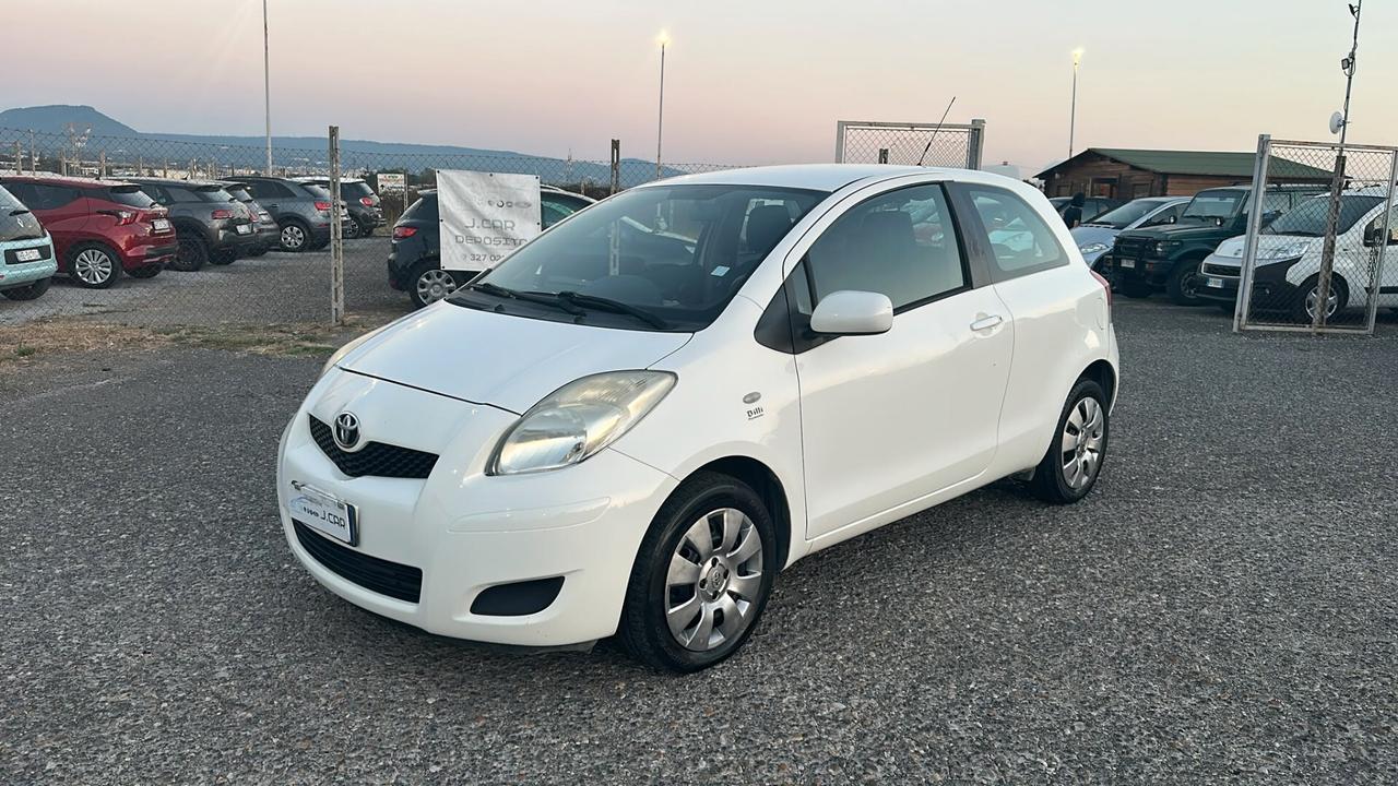 Toyota Yaris 1.0 3 porte Now