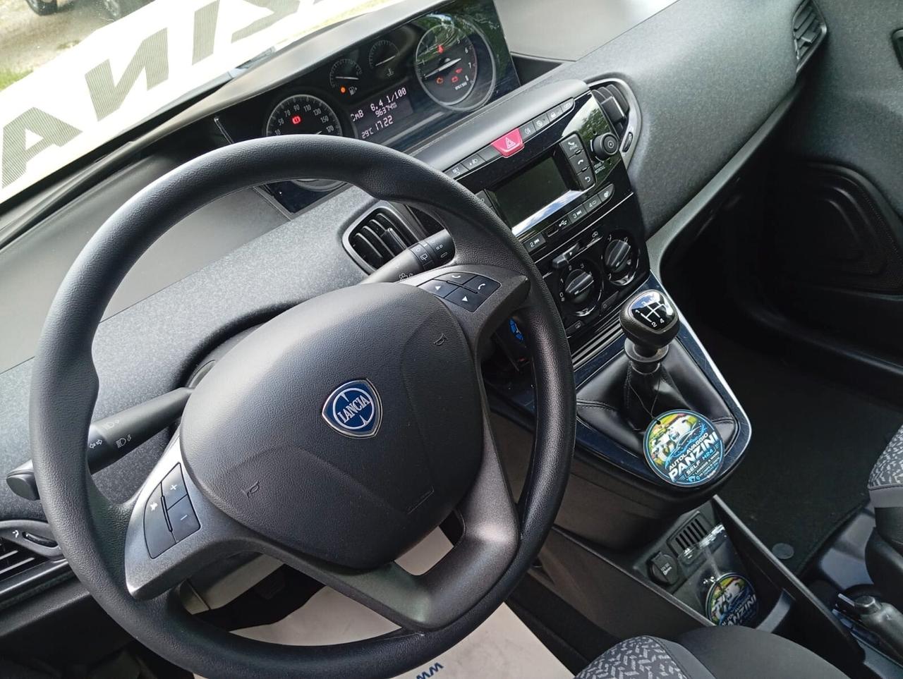 Lancia Ypsilon elefantino 1.2 69 CV UNIPRO