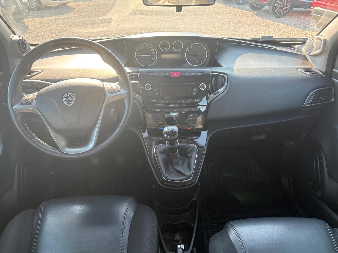 Lancia Ypsilon 0.9 TwinAir 85 CV 5 porte S&S DFN Gold
