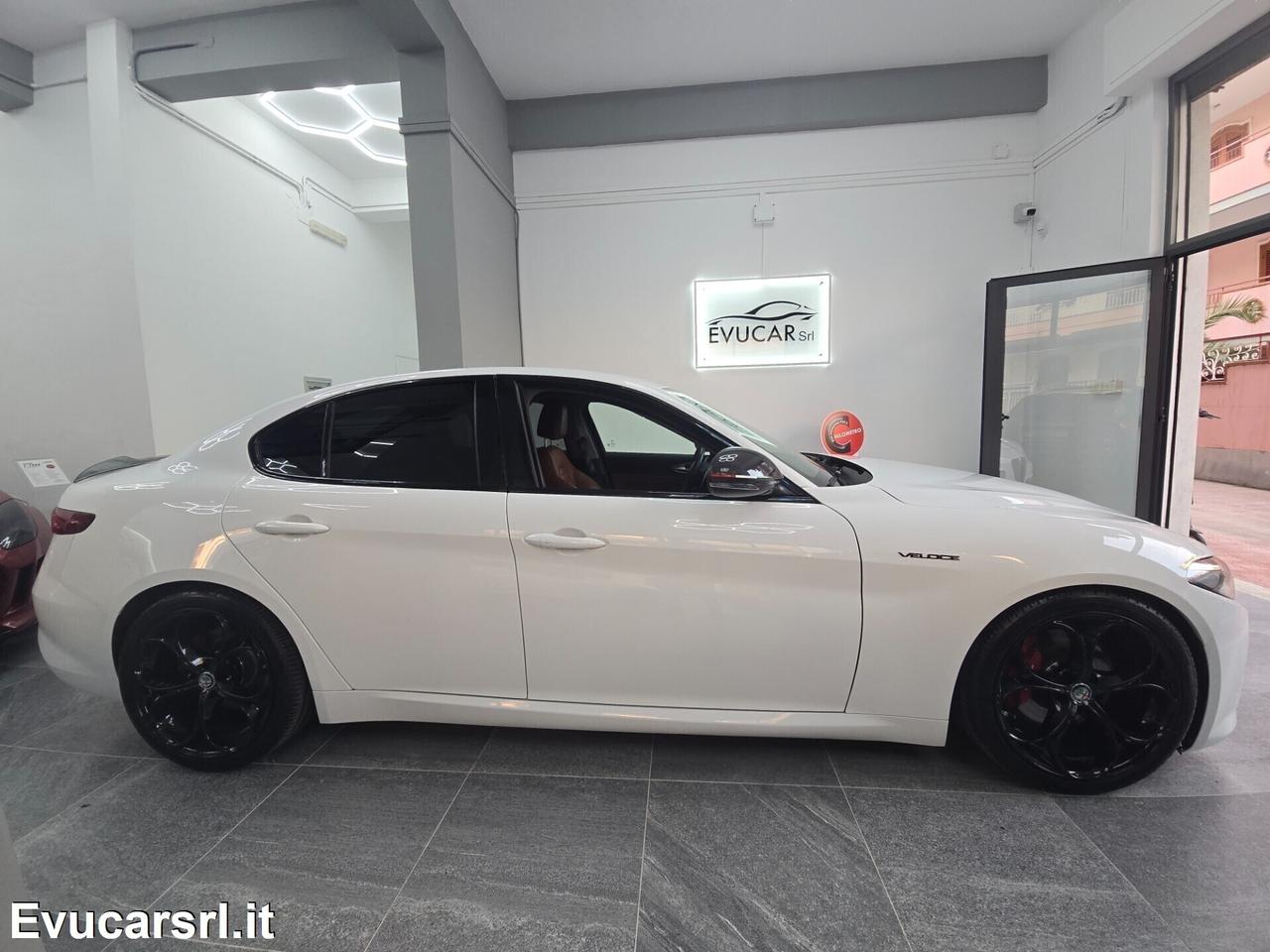 Alfa Romeo Giulia 2.0 Turbo 280 CV AT8 AWD Q4 Velo