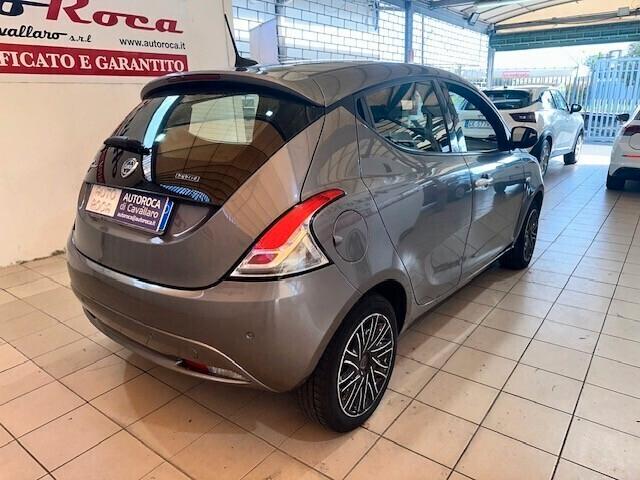 Lancia Ypsilon 1.0 FireFly 5 porte S&S Hybrid Ecochic Gold