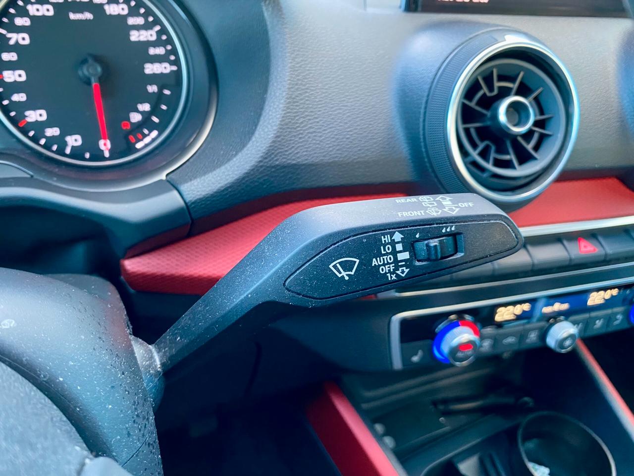 Audi Q2 30 1.6 tdi S line Edition s-tronic 116cv GANCIO TRAINO