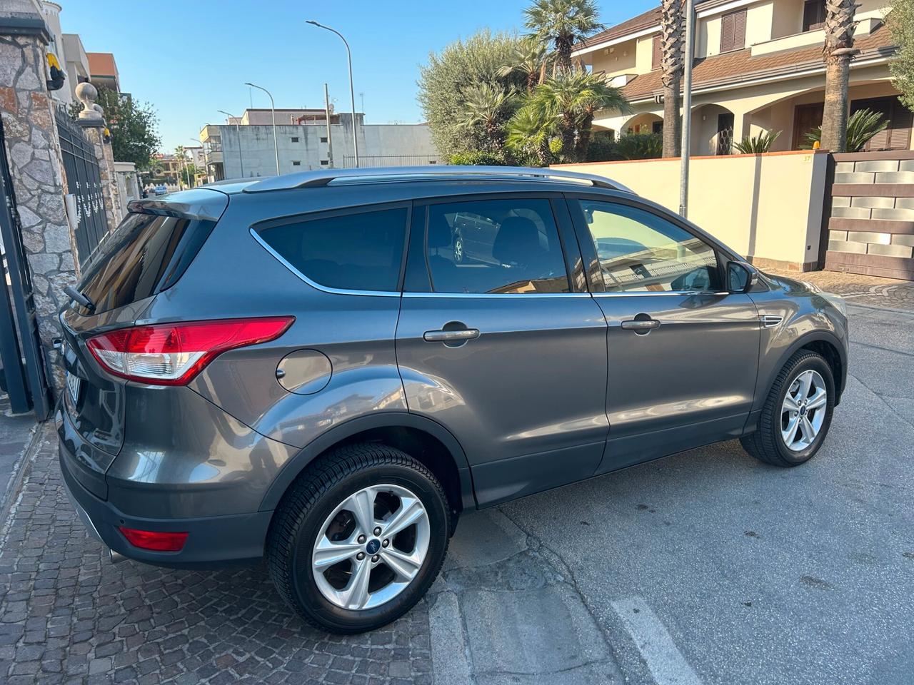 Ford Kuga 2.0 TDCI 140 CV 4WD Titanium