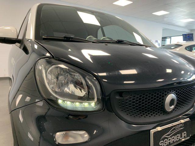 SMART ForTwo 1.0 Benzina Black Passion Strafull
