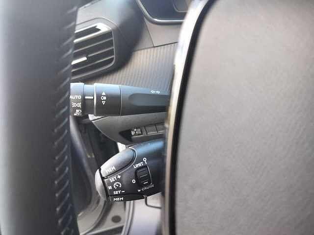 Peugeot 2008 motore elettrico 136 CV Allure *KM Ø*