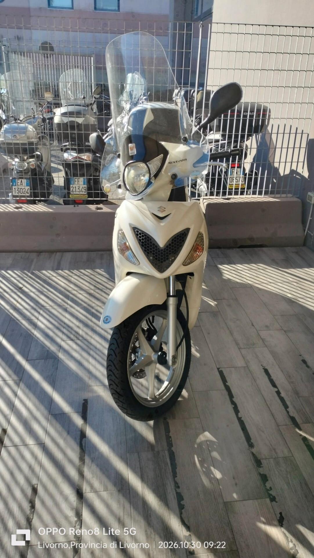 Suzuki SIXteen 150
