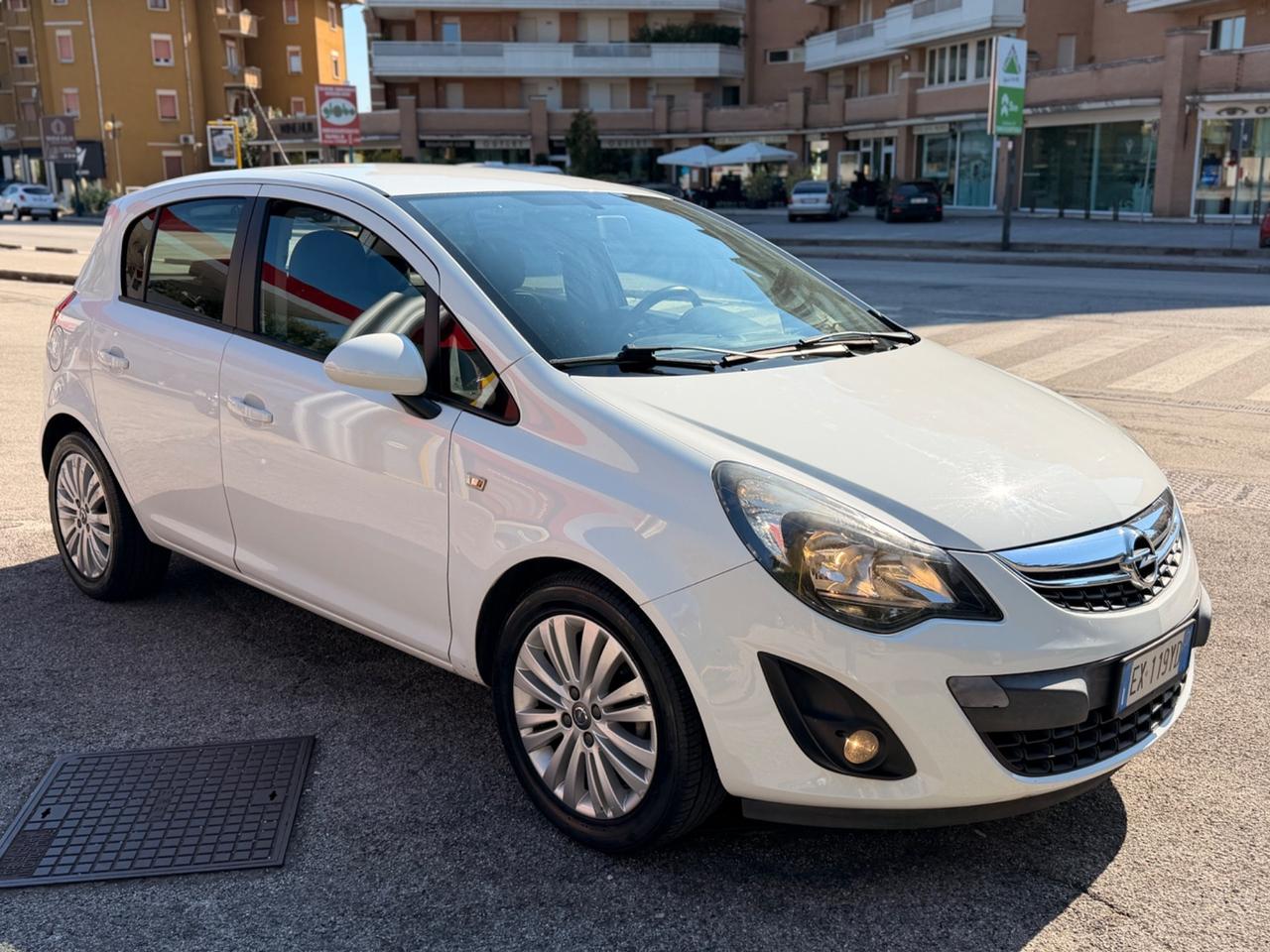 Opel Corsa 1.2 neopatentati GPL garanzia pronto uso