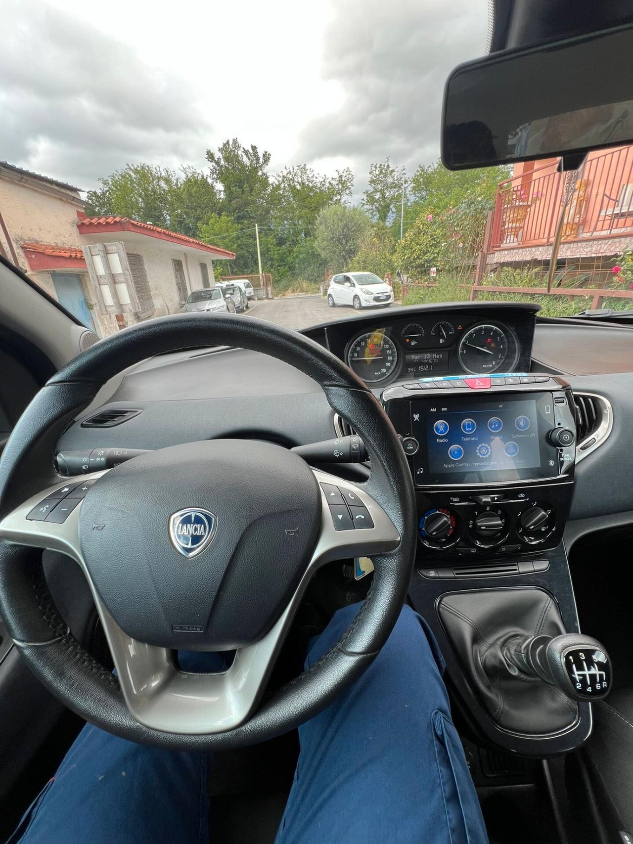 LANCIA YPISILON ANNO 2022 IBRIDA