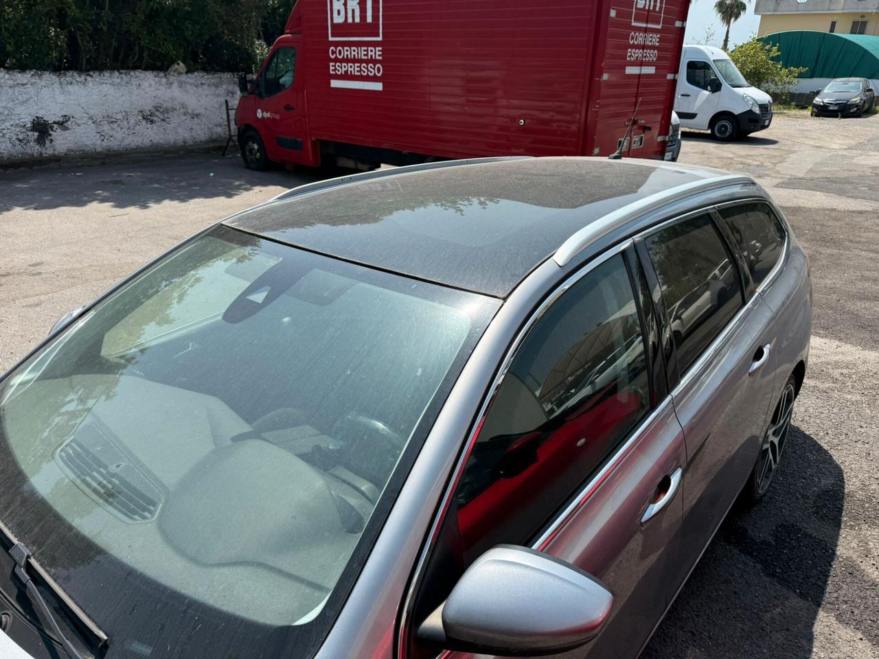 Peugeot 308 S.W. 1.5 Hdi Testata rotta