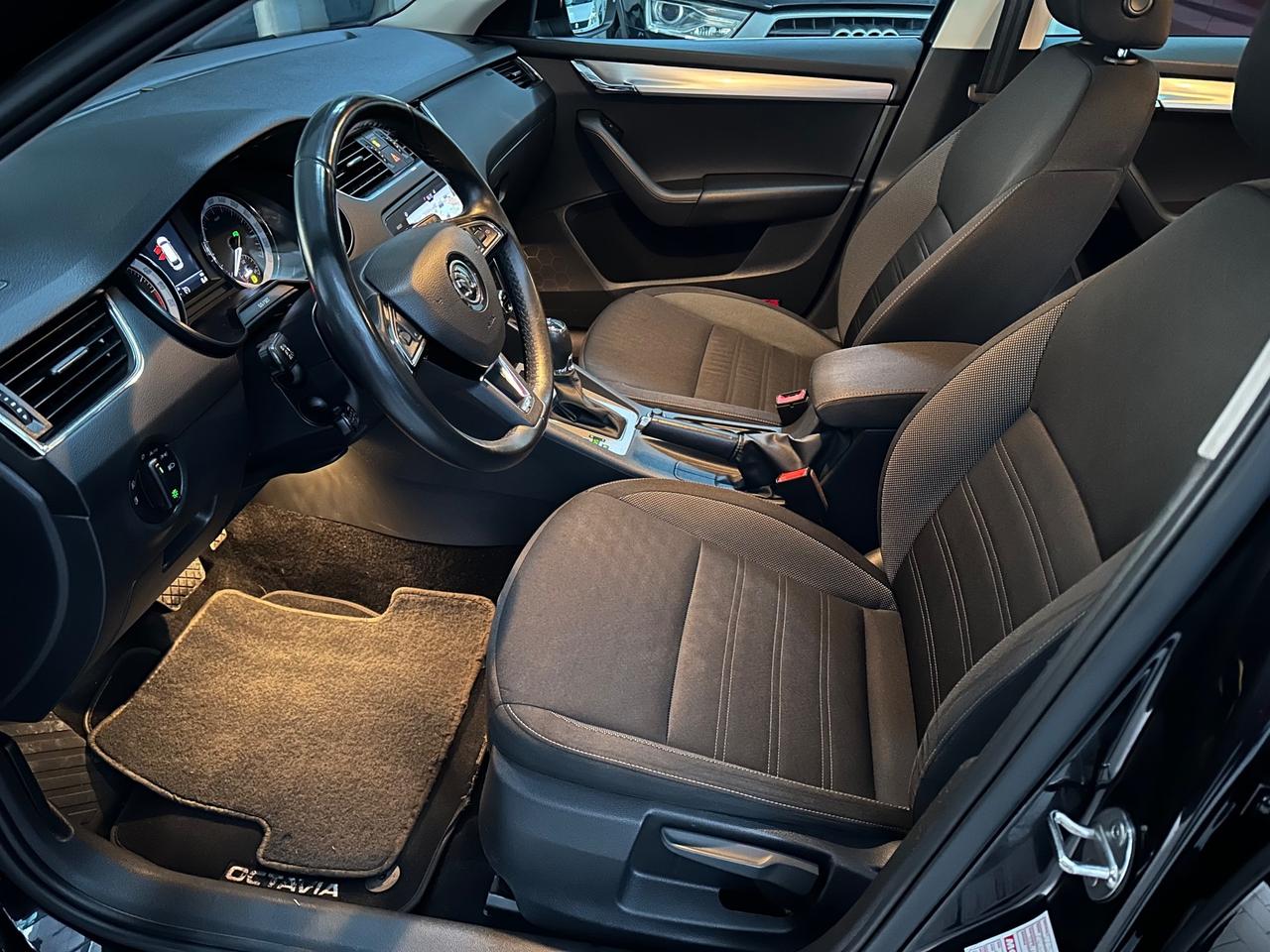 Skoda Octavia 2.0 TDI SCR 150 CV DSG Wagon Style Automatica