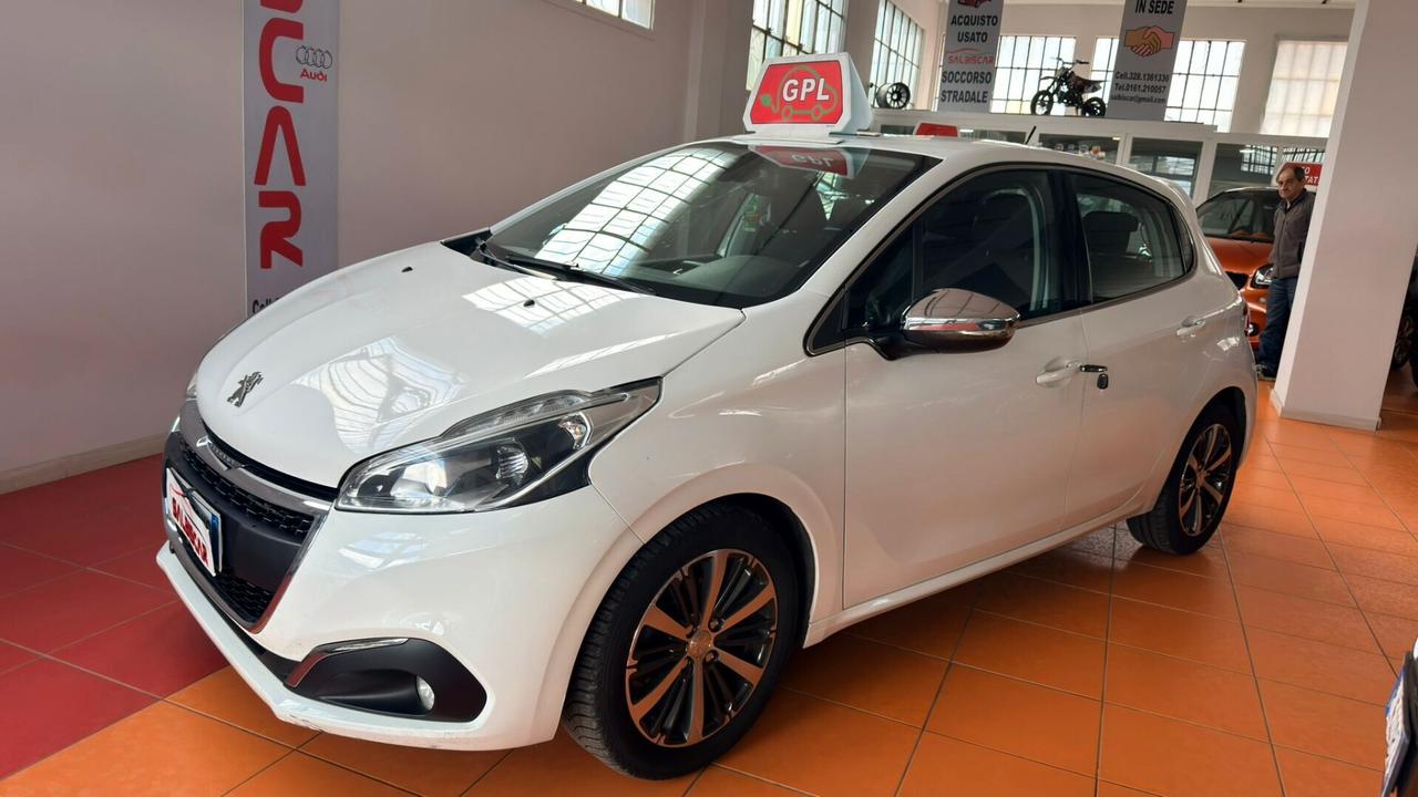 Peugeot 208 PureTech 82 3p. GPL Allure