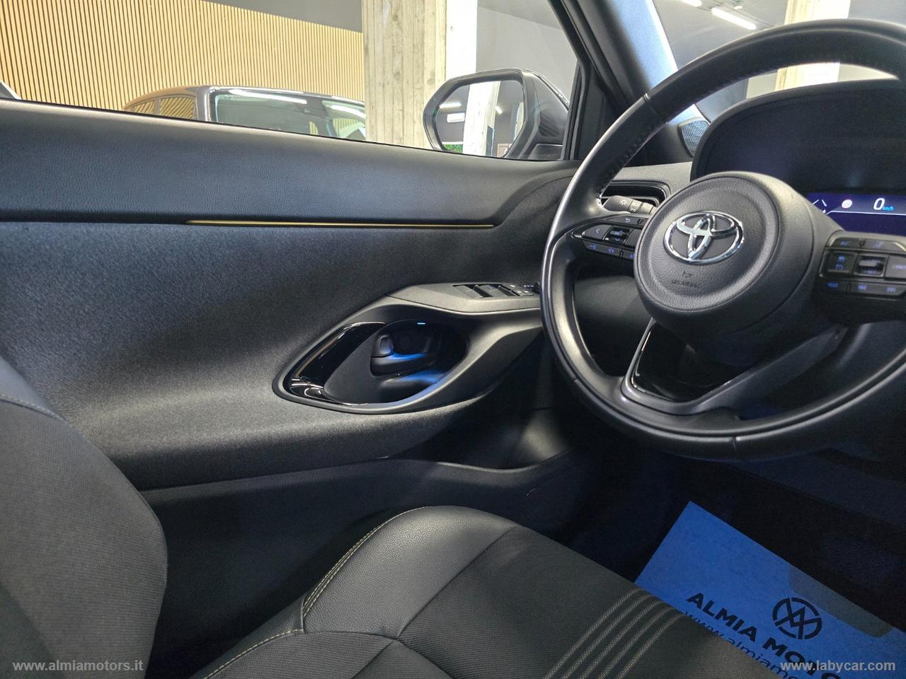 TOYOTA Yaris Cross 1.5 Hybrid 5p. E-CVT Advent.