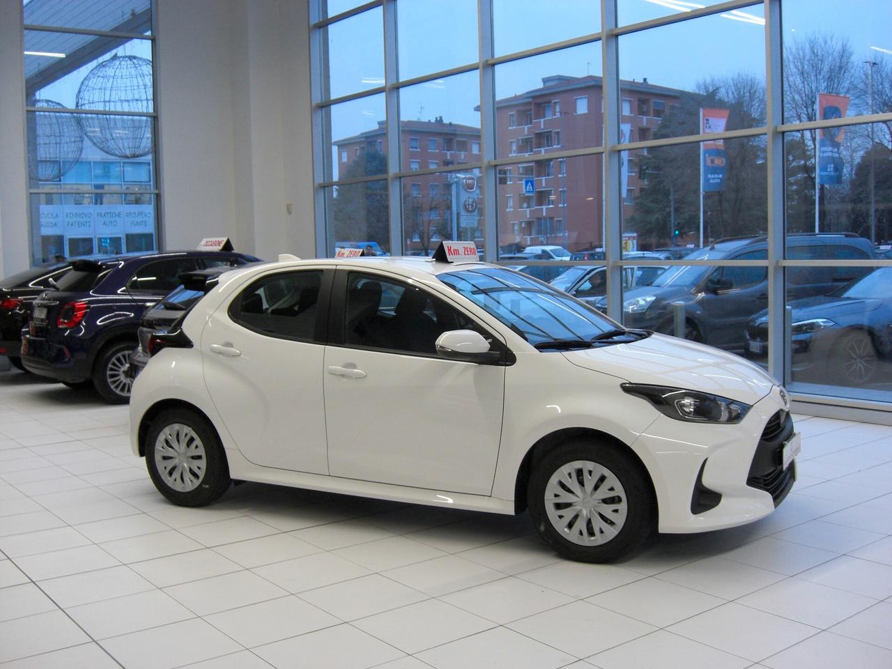 Toyota Yaris 1.5 Hybrid 5 porte KM 0