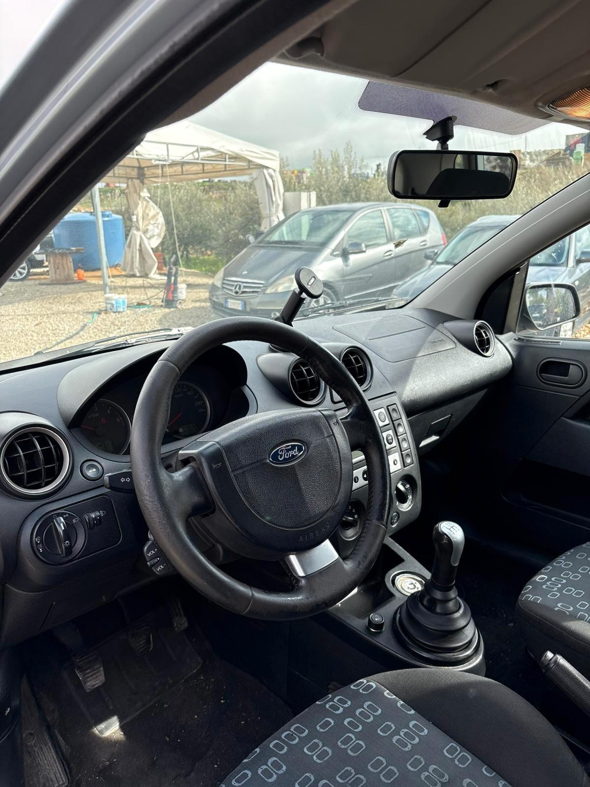 Ford Fiesta 1.4 TDCi 5p. Ghia