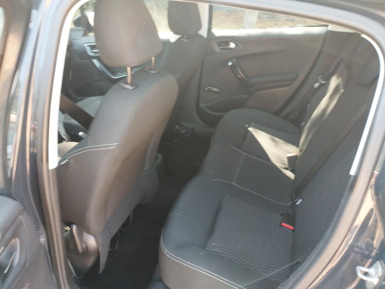 Peugeot 208 BlueHDi 75 5 porte Allure