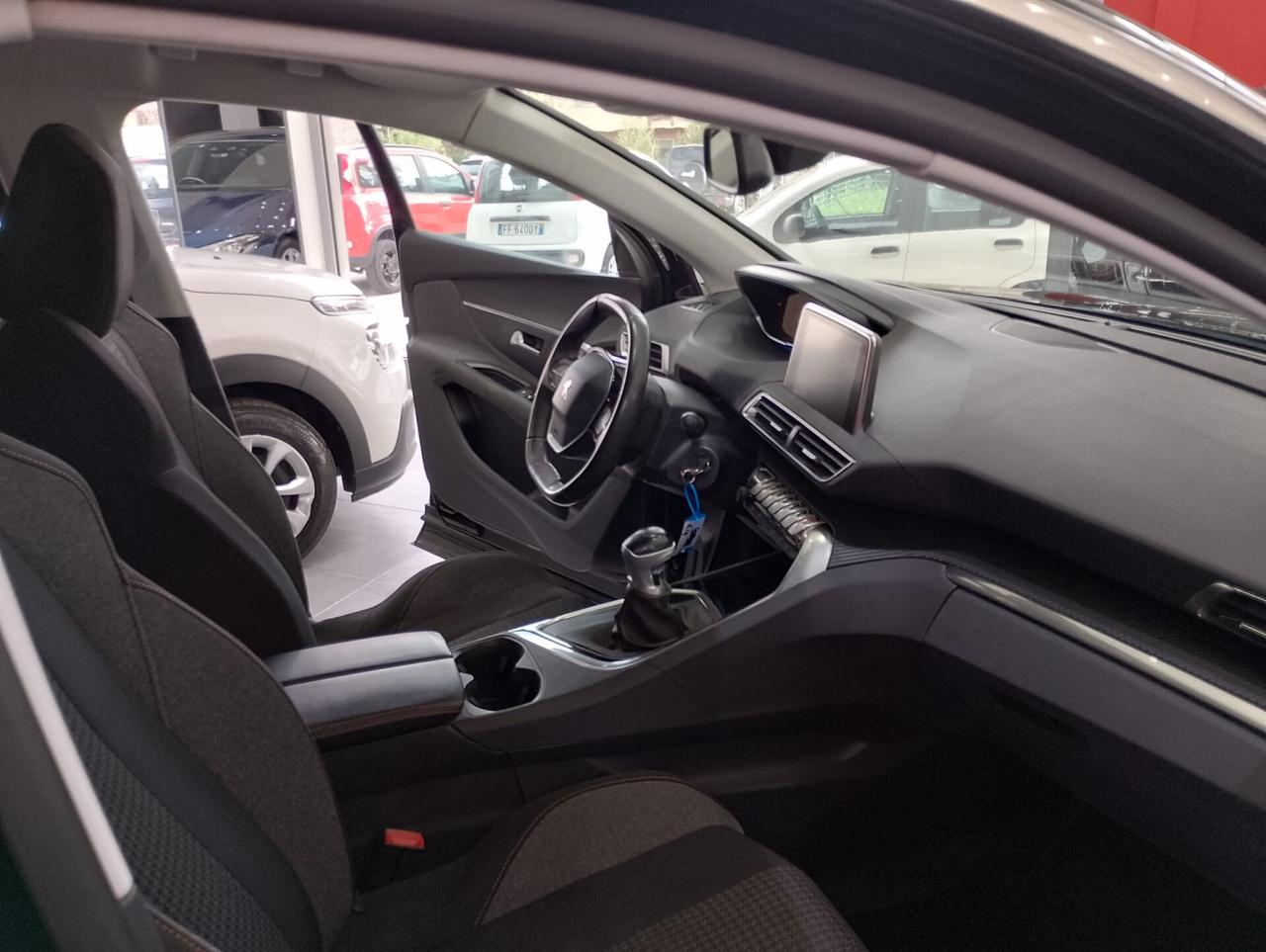 Peugeot 3008 BlueHDi 130 S&S Business