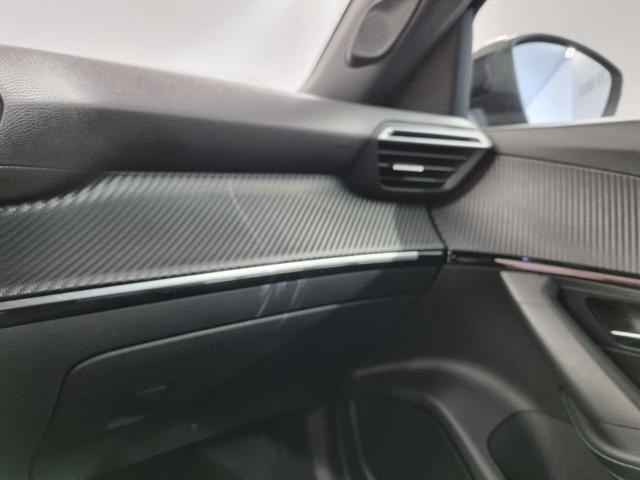 PEUGEOT 2008 motore elettrico 136 CV Allure