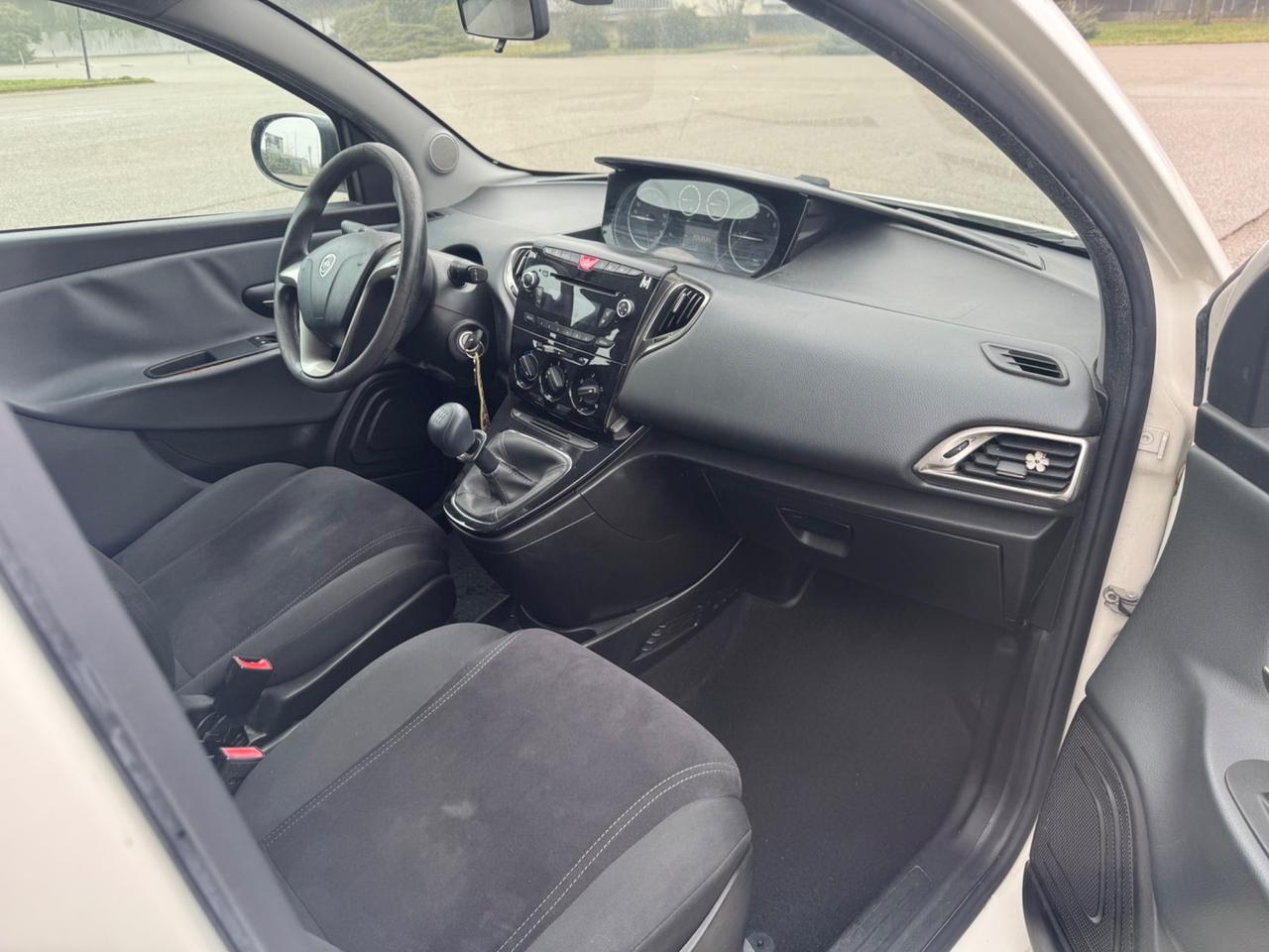 Lancia Ypsilon 1.2 69 CV 5 porte GPL Ecochic Gold