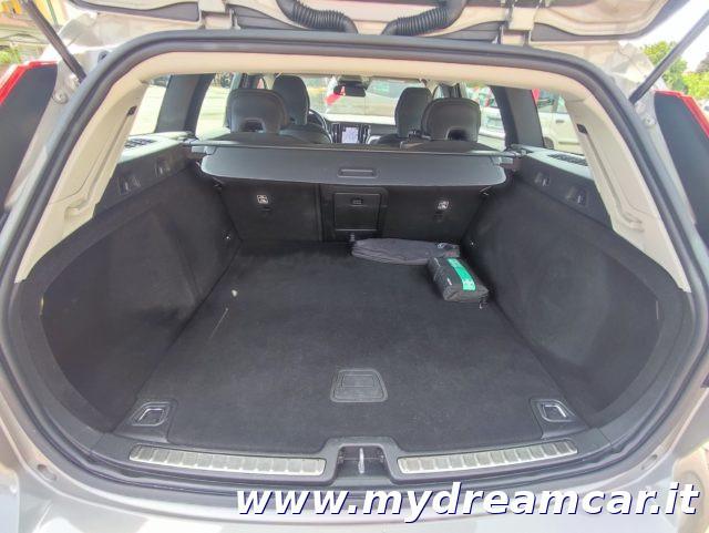 VOLVO V60 B4 (d) Geartronic Momentum Business