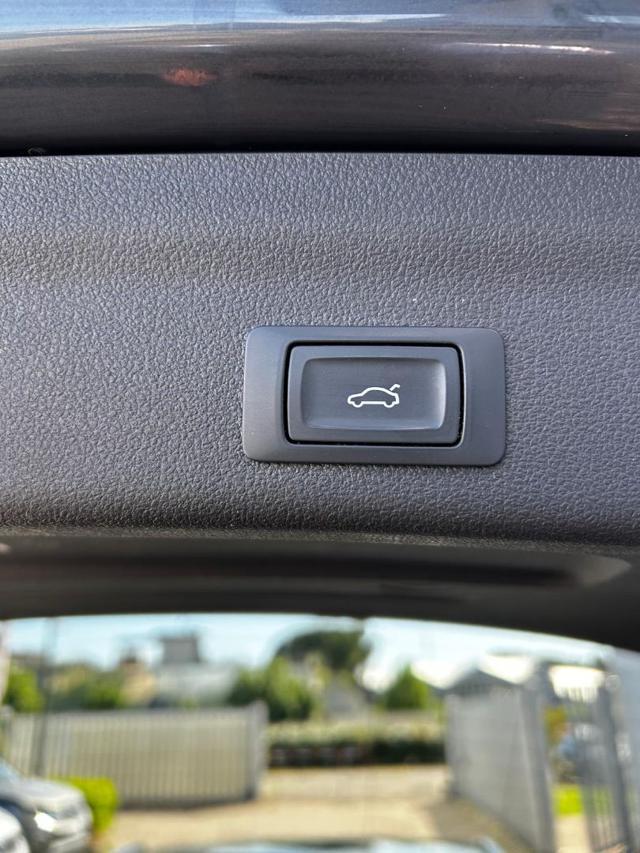AUDI A6 Avant 40 2.0 TDI quattro ultra Business Sport