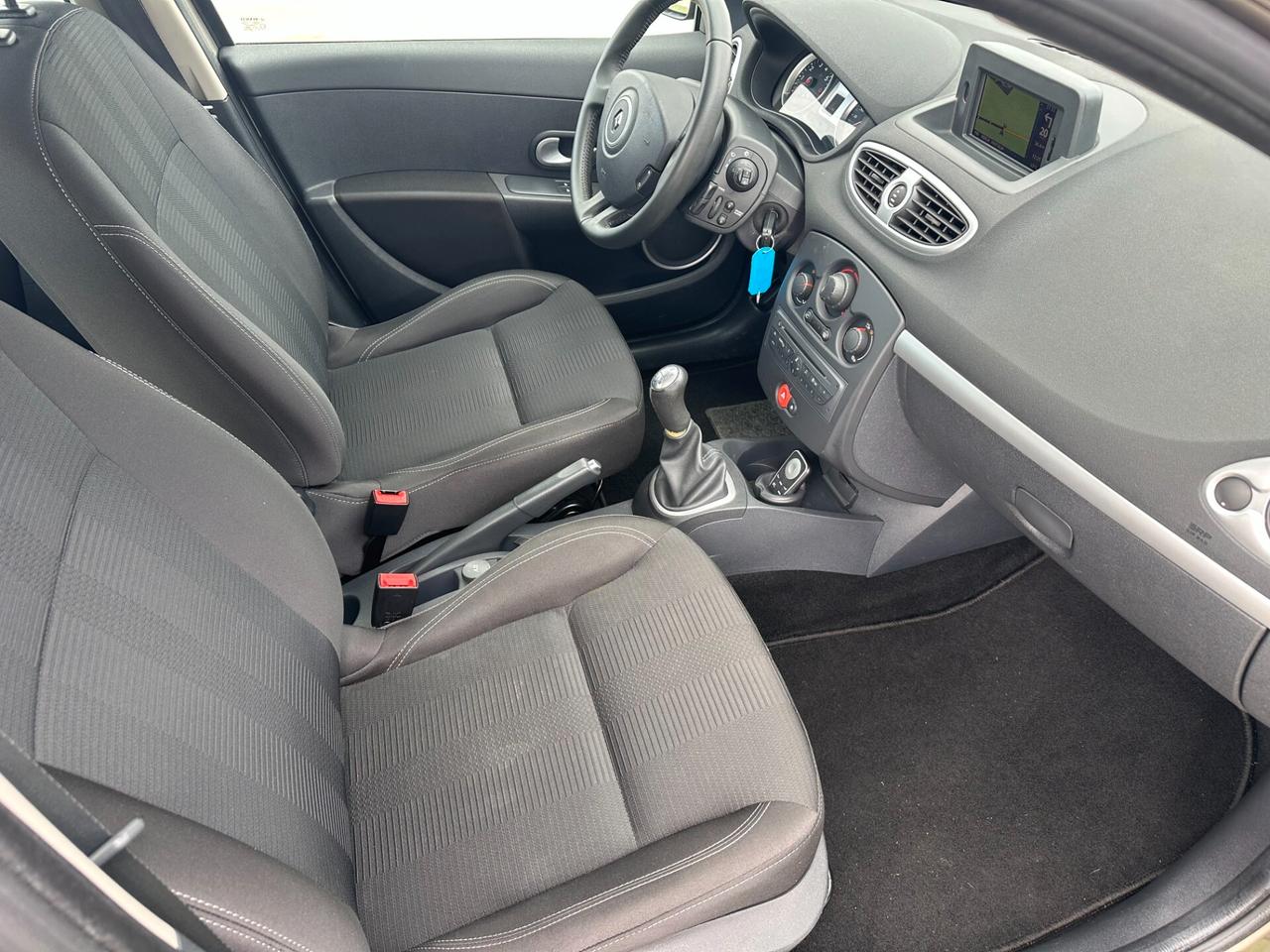 Renault Clio 5P*1.2*16V*LUXE*NAVI*CRUISE*SOLO 38.000KM*