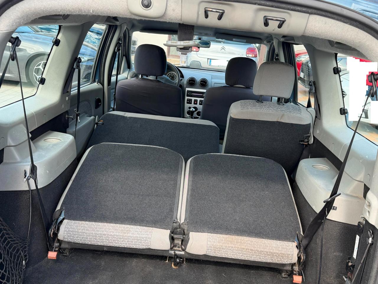 Dacia Logan MCV 1.5 DCI 85 cv. LAUREATE (7 posti)