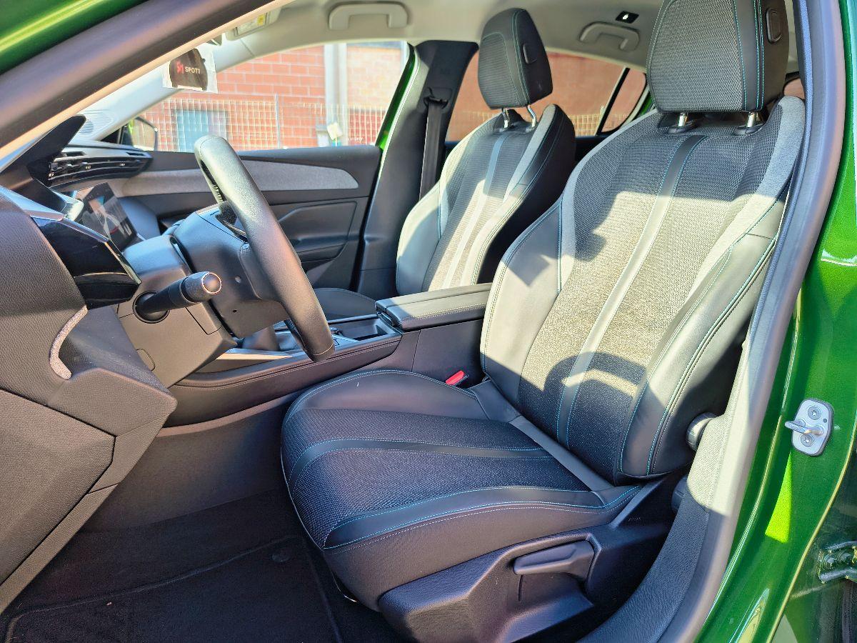 PEUGEOT - 308