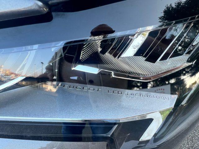 PEUGEOT 5008 BlueHDi 130 S&S EAT8 Allure