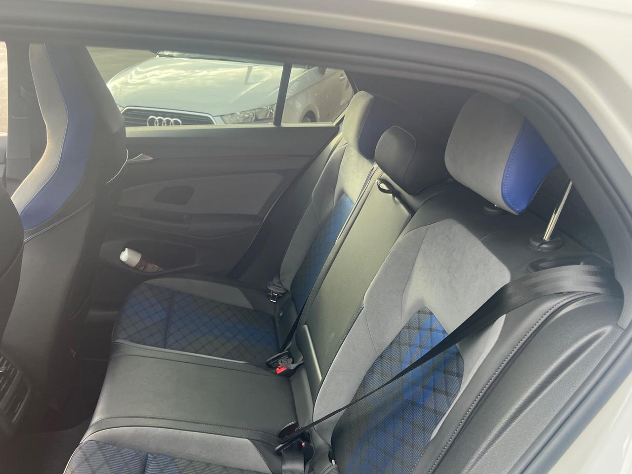 Volkswagen Golf 2.0 R