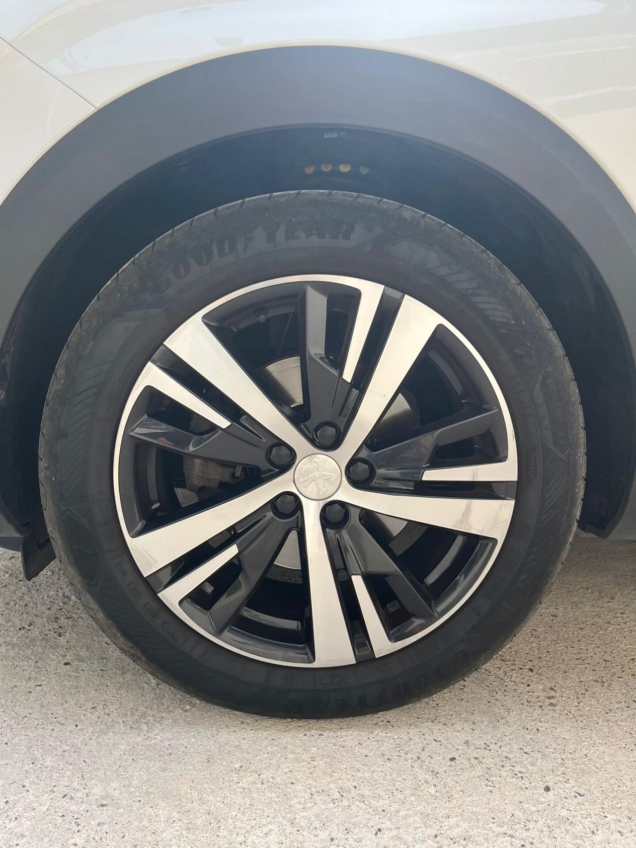 Peugeot 3008 BlueHDi 130 S&S EAT8 Business