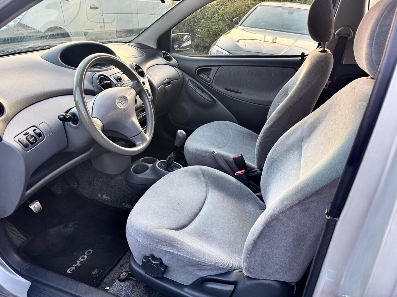 Toyota Yaris 1.0i 3 porte benzina 68cv Neopatentati 2001